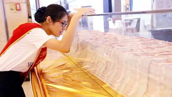 一吨100元人民币和一吨黄金你选哪个一个?那个价值更高?