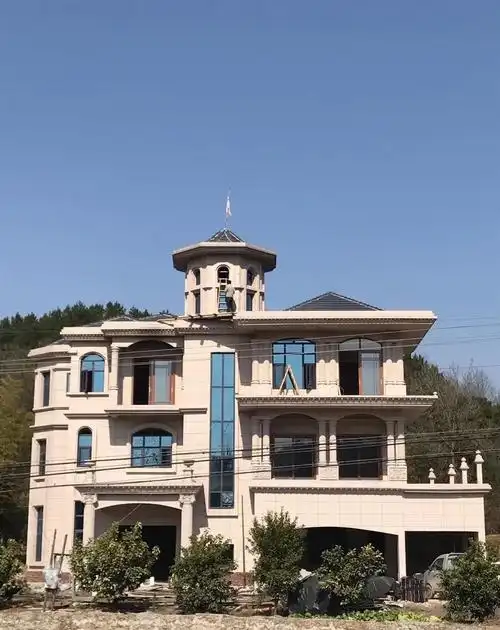 农村盖的这些千万豪宅,真是浪费钱财啊