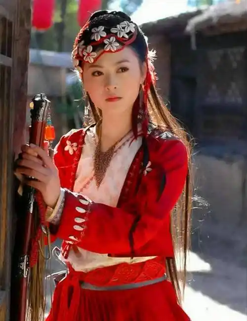 原创沈腾老婆王琦的古装照好美啊不愧是当年的校花啊