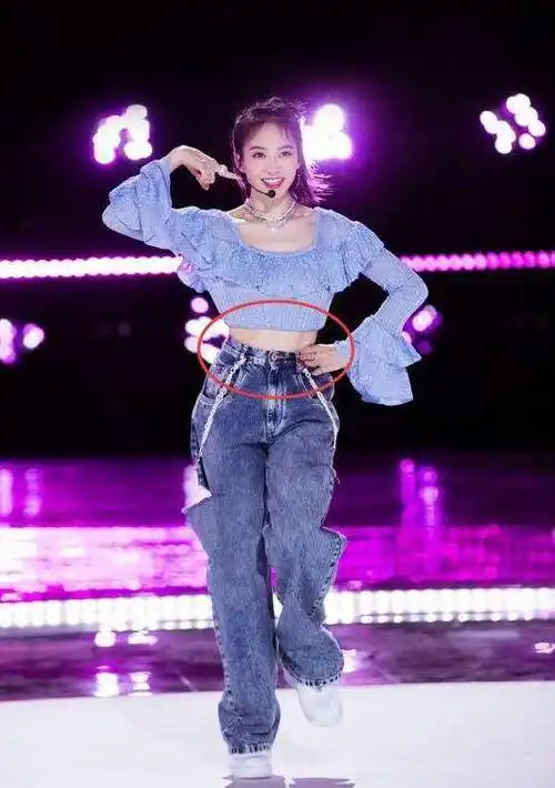 宋茜的"鲨鱼腹肌"火了!