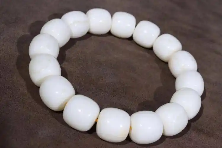 蜜蜡瓷白同料老型手串1314