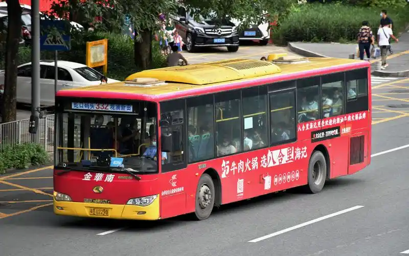 【云乘车】深圳331路 xmq6119g行驶于107国道