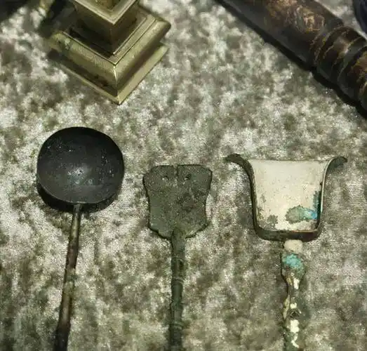 晚清的丑恶:时尚的"鸦片文化",大烟枪,烟签,烟灯竟是尊贵人_工具