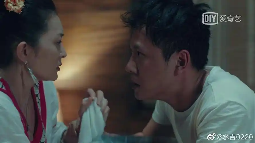 深渊在侧 万死以赴——秦俊杰《善始善终》