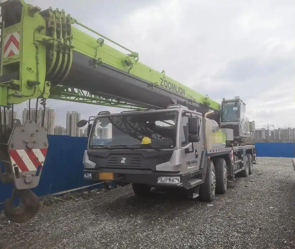 21年5月,中联55吨,14吨配重,工作2600小时,江苏户 - 抖音