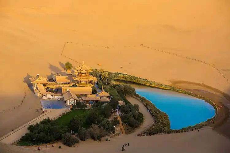 月牙泉图片_月牙泉高清图片_全景视觉