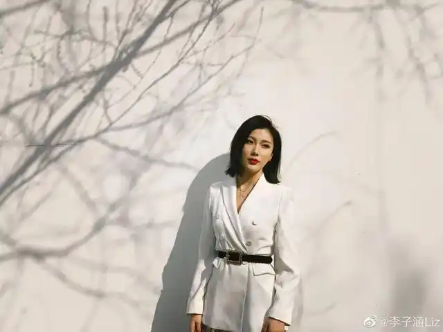李子涵,毕业于浙江传媒学院,来自北京朝阳,93年,水瓶座