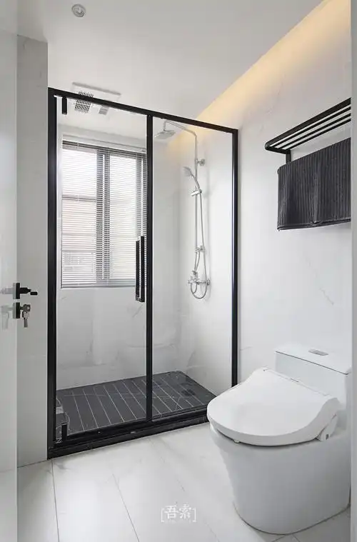 128㎡现代简约风格卫生间装修效果图