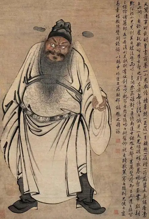 祖天师的形象和钟馗很相近都是虬鬓伏魔相,都持斩妖剑.