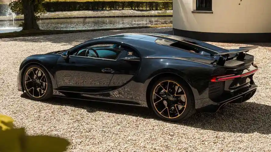 布加迪chiron l07bé版首次亮相,该特别版用于纪念创始人的女儿