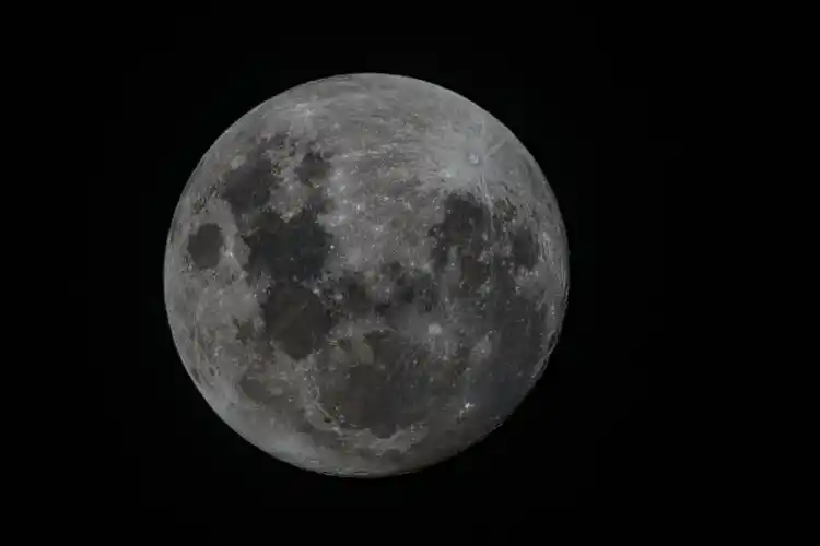 刚测试了一下拍月亮似乎还行