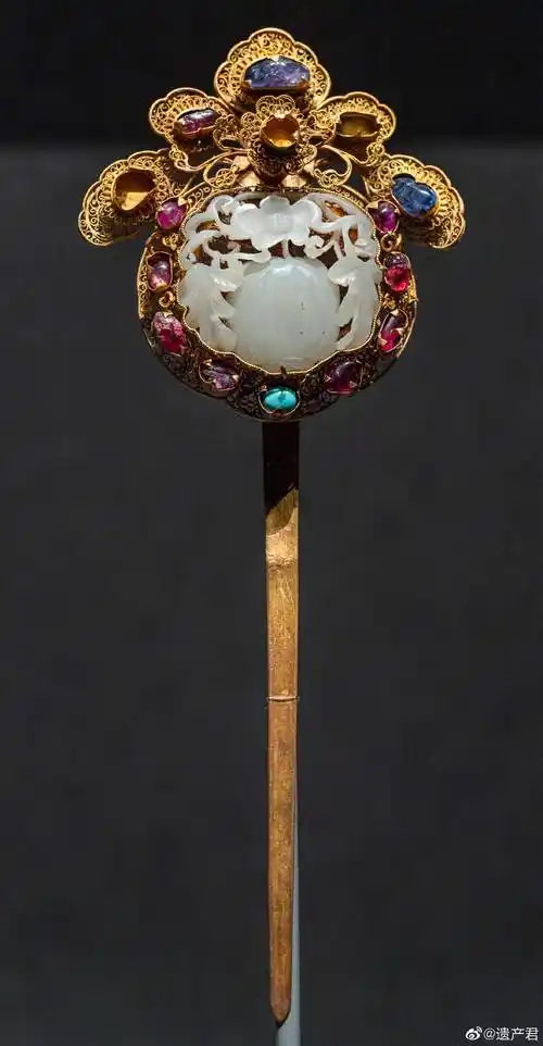 明代金累丝镶宝石青玉香瓜簪