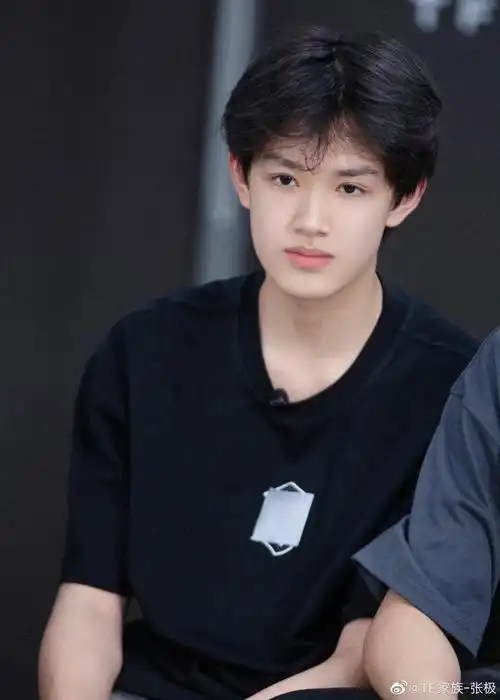 8k *发生在总裁办公室里的小秘密张