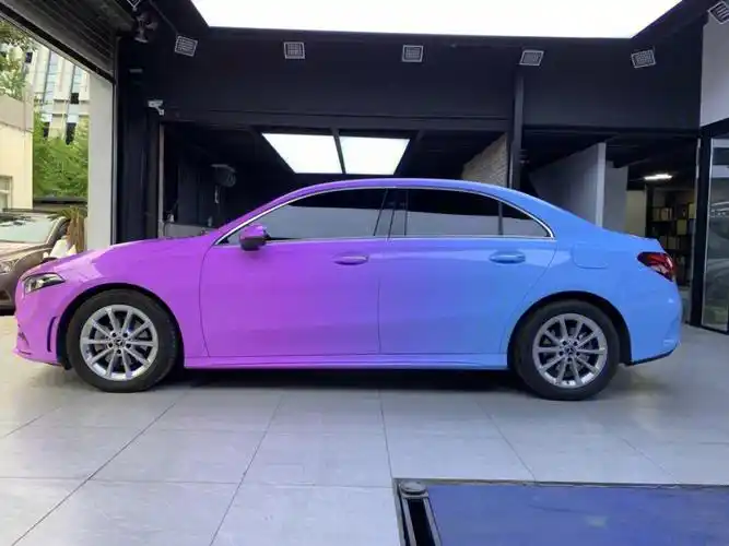 奔驰a200渐变色改色膜