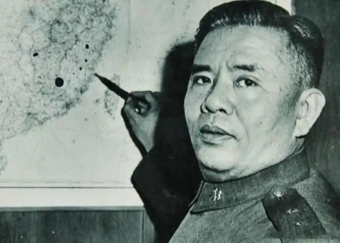 郑介民任国防部次长之后,对保密局局长这个兼职仍然不打算放弃,因而和