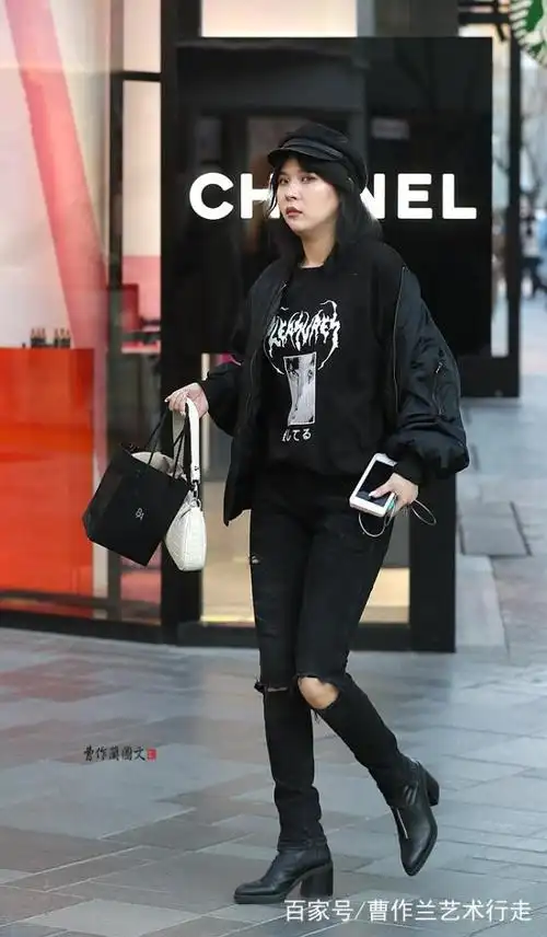 想不到,黑色牛仔裤能穿出这么多种风格和味道,跟着美女,开开眼