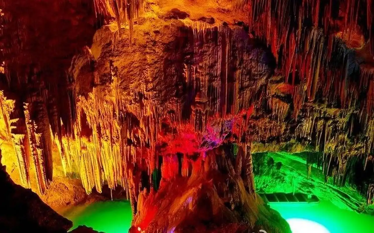 辽宁之美二:本溪水洞风景区 本溪水洞风景区位于辽宁省本溪市本溪满族