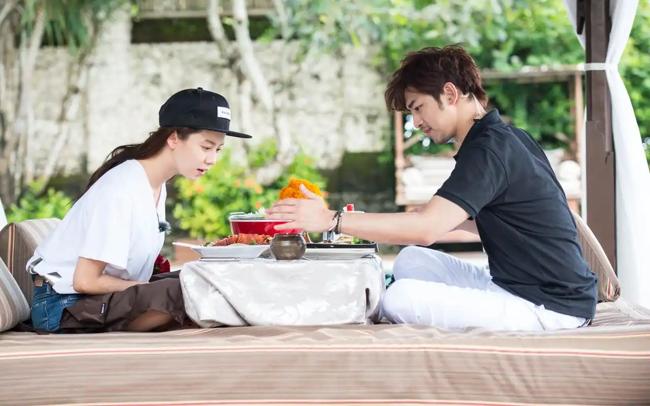 我们相爱吧宋智孝陈柏霖甜蜜剧照图片桌面壁纸