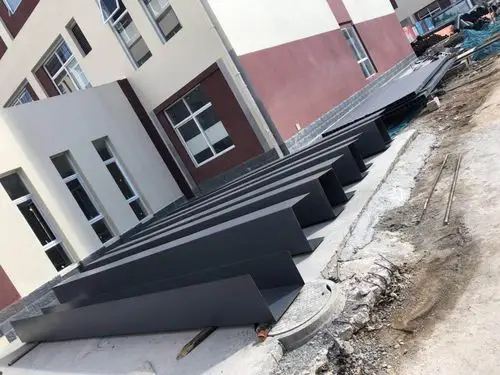 天气,晴,气温,10至19℃,砖工三人,外墙漆三人,钢结构七人,瓦工九人