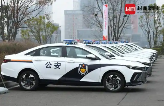 图集|感受成都力量 天府公安新警车和警用装备帅气十足