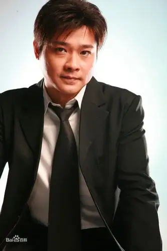 j李润祺,毕业于香港演艺学院戏剧学院,其后又参加亚洲电视1994年第二