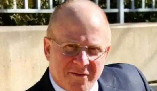 大卫·舍恩(david schoen)声明还称,卡斯特在其职业生涯中一直专注于