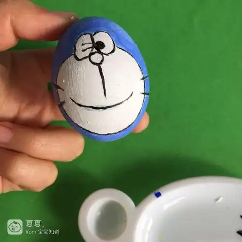 彩绘鸡蛋壳多啦a梦