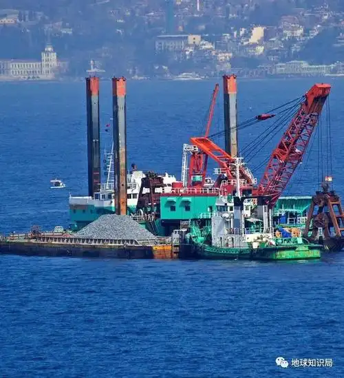 目前,伊斯坦布尔已经是一座人口超过1500万的超级大城市,而该市欧洲