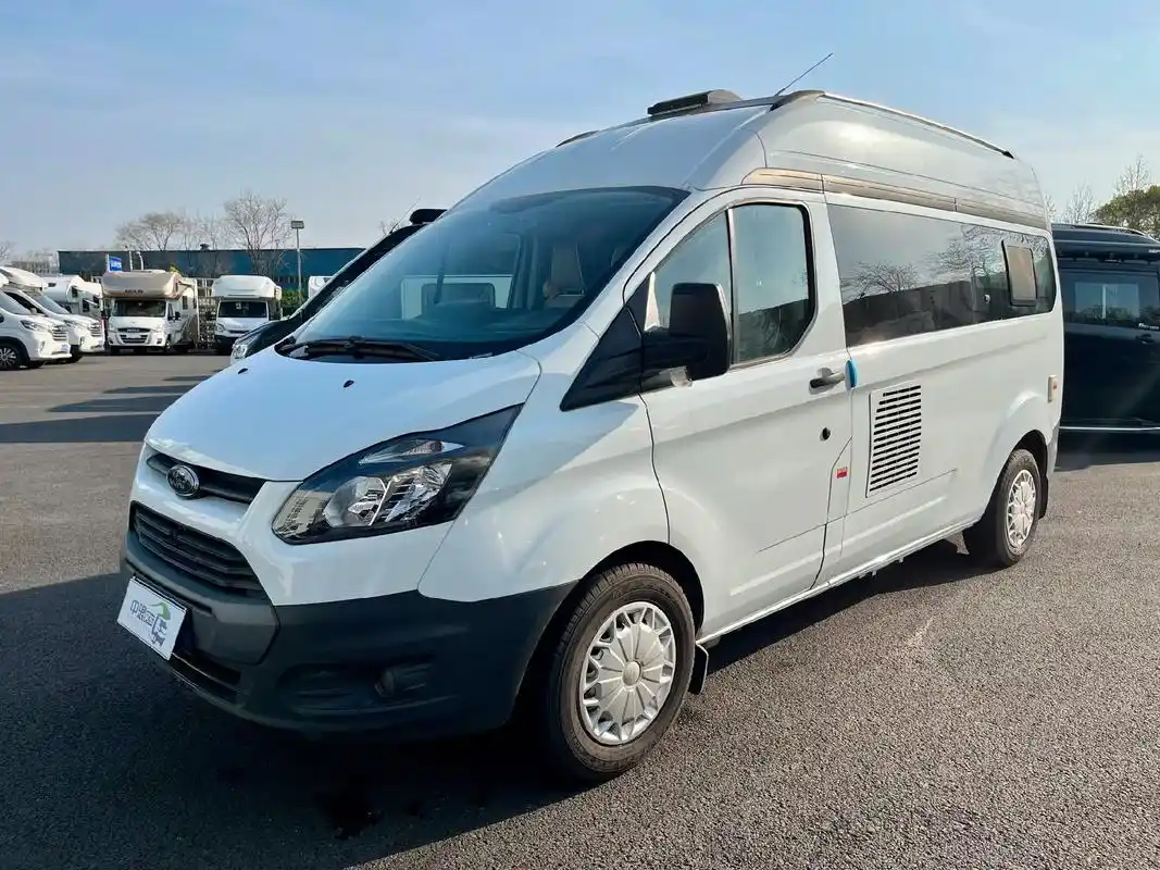 房车福特2020款新全顺b型