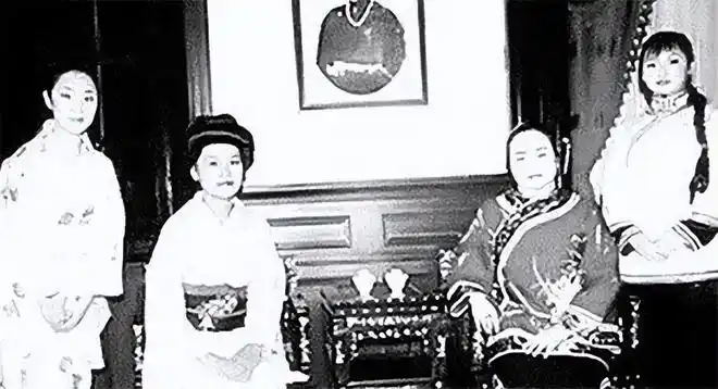 四姨太一言不合被厨子泼热汤,张作霖却赏她一巴掌,从此后院安宁