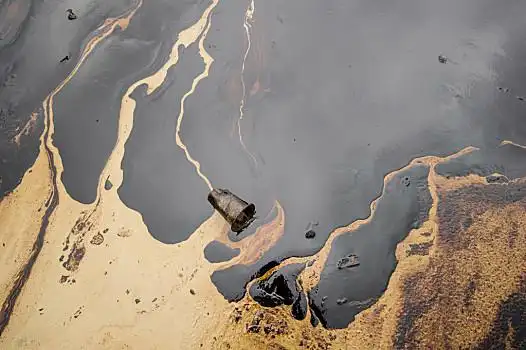 石油泄漏图片