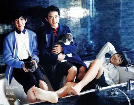 比如,正太的脚,小伙伴们请稳住!相信我,脸帅的人,脚也不赖!