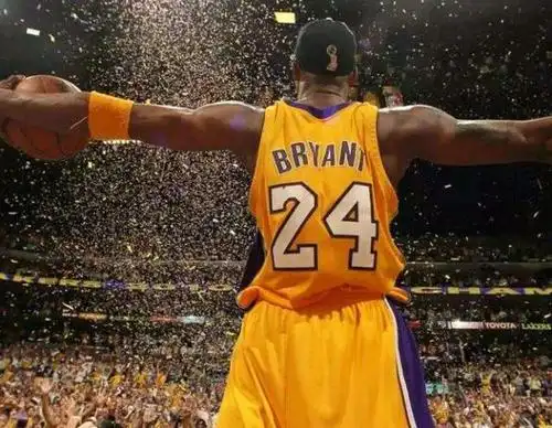 科比,我爱了你16年,你的突然离世带走了我青春记忆,但永远爱你