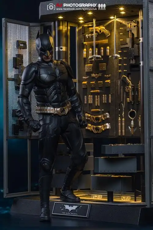 【开箱】科技美感可玩性高!蝙蝠侠格纳库高科技武器库小套