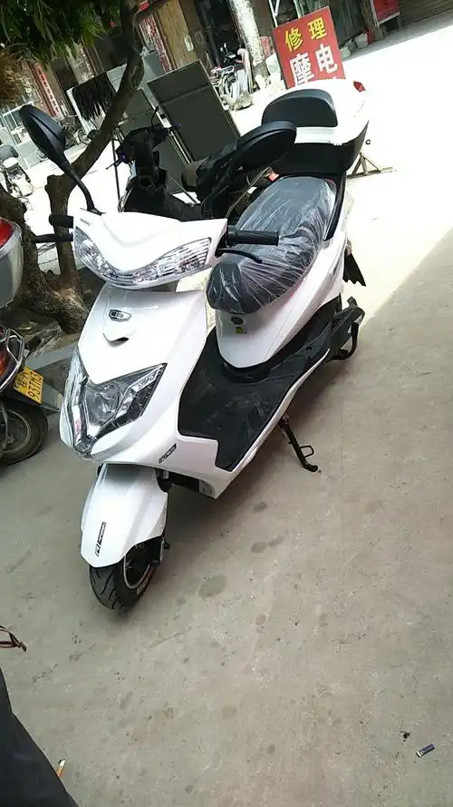 爱玛电动车厂庆15周年,全城钜惠,活动进行中,爱玛小绵羊60v加长版碟刹