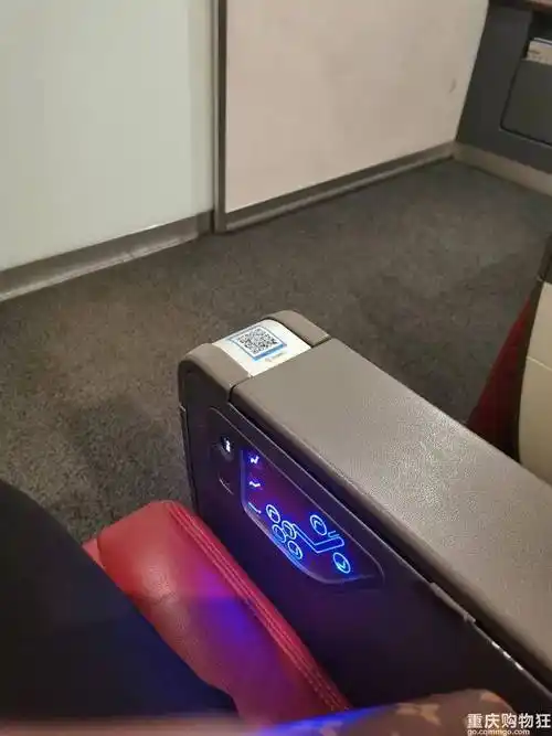 今天体验了一把比二等座贵3倍的高铁商务座,服务确实牛!