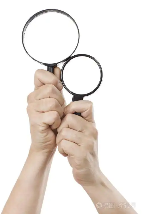 两个放大镜照片-正版商用图片199zen-摄图新视界