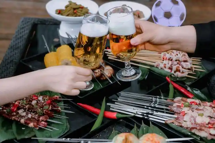 呼和浩特富力万达文华美食汇啤酒烧烤!今夏尽情狂欢