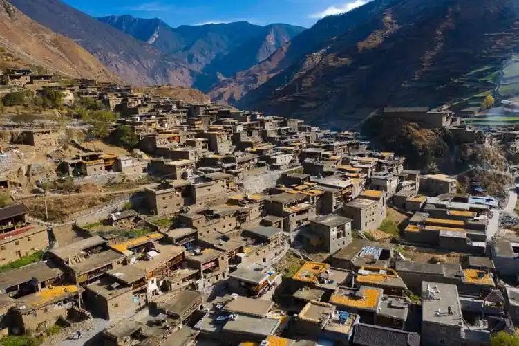 四川凉山木里俄亚大村:400年历史之俄亚纳西古村落