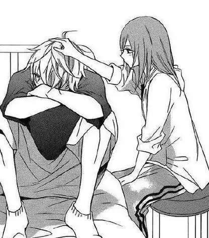 摸头是满足男生霸气和大男子主义的动作,男孩喜欢比自己小的女生,摸