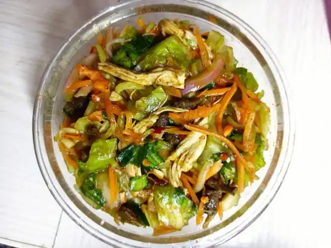 粉丝鸡胸肉凉拌菜做法分享