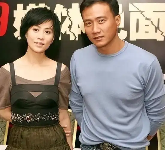 演员卢芳胡军娶我后家庭事业两头旺能生儿子要谢谢刘嘉玲