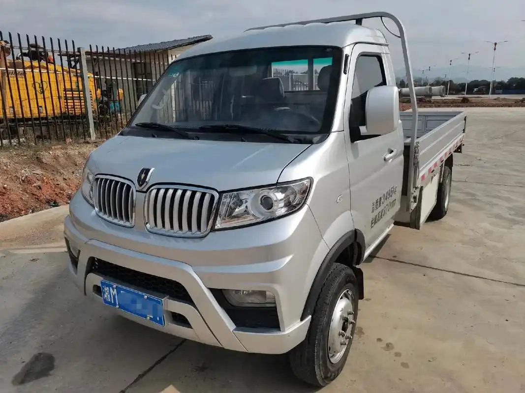 9千公里极品准新车金杯t50后四轮大