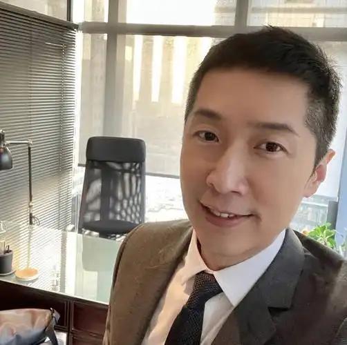 马浚伟被传将继承粉丝1亿遗产北大硕士毕业回tvb任训练班校长