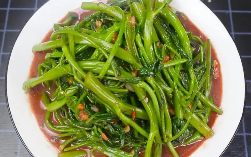 简单美味的腐乳炒空心菜,好吃简单的家常菜,一上桌就抢光了