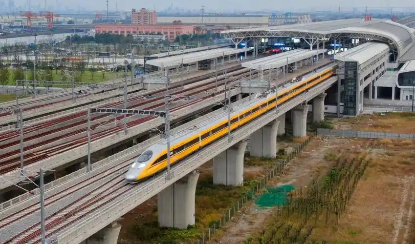 跑出时速385公里盐通高铁完成逐级提速试验