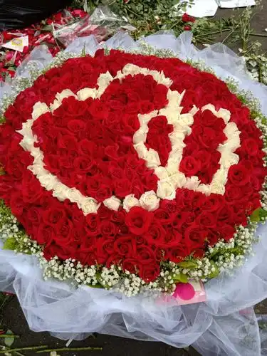 520支99朵999朵红玫瑰花束成都花店鲜花速递同城生日鲜花速递同城