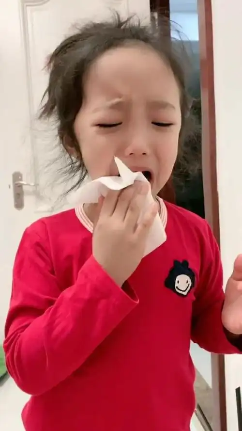 小宝贝又哭了,一脸的委屈,让人心疼