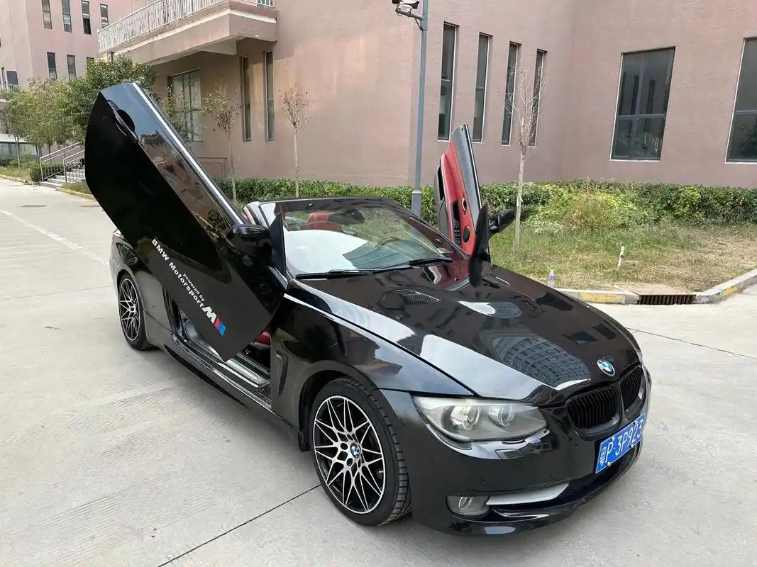 宝马335i硬顶敞篷