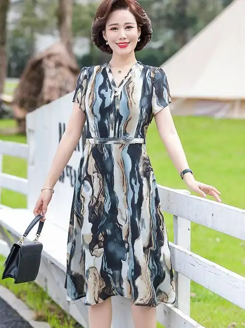 妈妈夏装连衣裙洋气高贵中年女40一50岁穿的雪r纺碎花裙子气质新